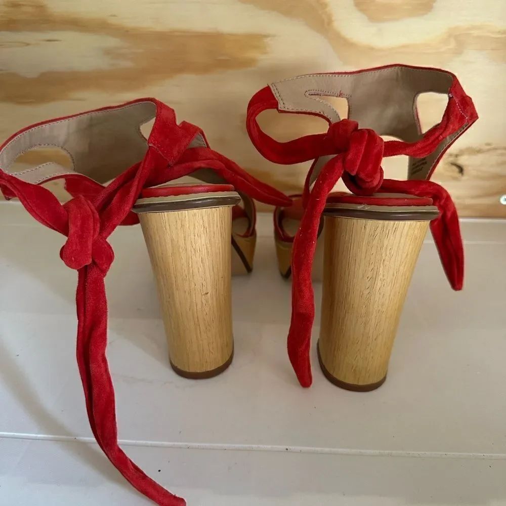 NWOT Very Volatile Heels - Picture 3 of 6